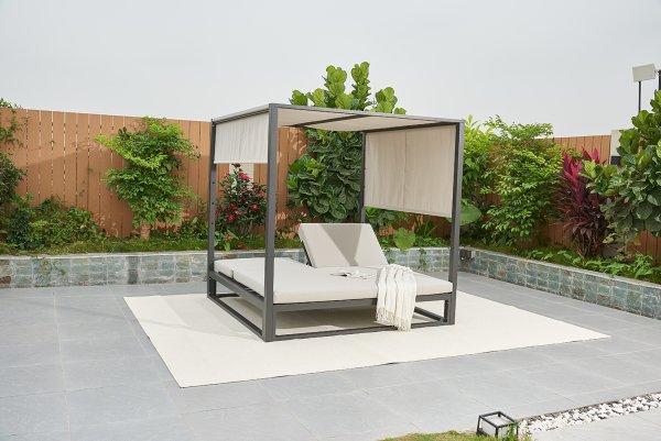 Luxuriosa Outdoor Daybed