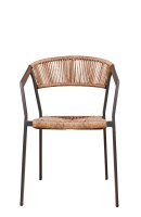 Sponto-X Natur Outdoorstuhl in schräger Frontansicht – naturfarbenes Geflecht mit anthrazitfarbenem Gestell Sponto-X Natur Outdoorstuhl in schräger Frontansicht – naturfarbenes Geflecht mit anthrazitfarbenem Gestell