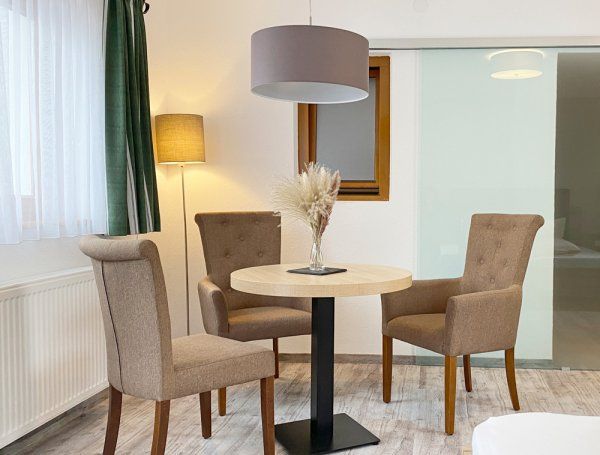 Tischgestell für die Gastronomie Marino-TGF-404 aus Stahl für den Innenbereich im Hotelzimmer