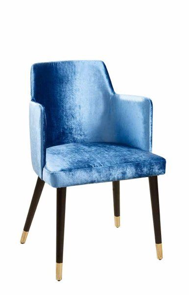 mit goldfarbigen Füßen (gegen Aufpreis)