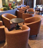 Vorschau: Beizton: Wenge/Bezug: Kosa-5/Foto: Fa. Autogrill, Olten (CH) Vorschau: Beizton: Wenge/Bezug: Kosa-5/Foto: Fa. Autogrill, Olten (CH)