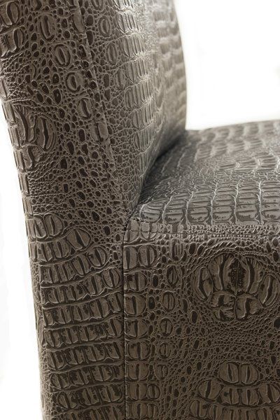 Beizton: Schwarz / Bezug: Kroko 224x4287