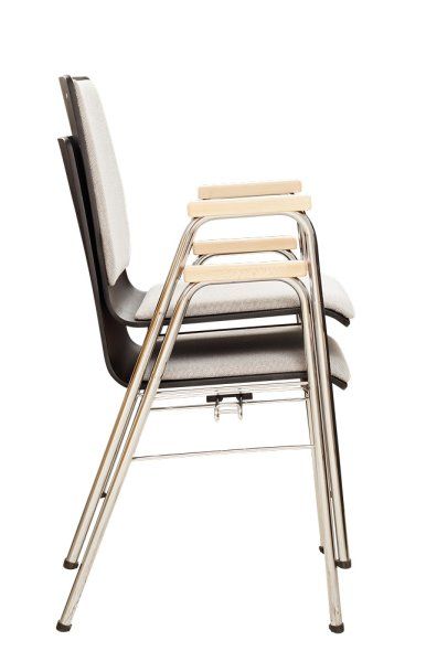 Konferenzstuhl Eruno-220-A50 mit Sitz- und Rückenpolster, Holzlehne, Armlehnen und verchromtem Gestell Gestapelt