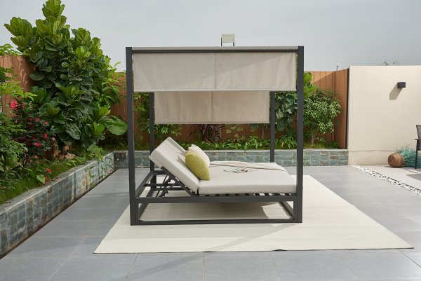 Luxuriosa Outdoor Daybed