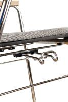 Vorschau: Konferenzstuhl Eruno-210-A50 mit Polstersitz, Holzlehne, Armlehnen und verchromtem Gestell Detailasnicht Bezug Vorschau: Konferenzstuhl Eruno-210-A50 mit Polstersitz, Holzlehne, Armlehnen und verchromtem Gestell Detailasnicht Bezug