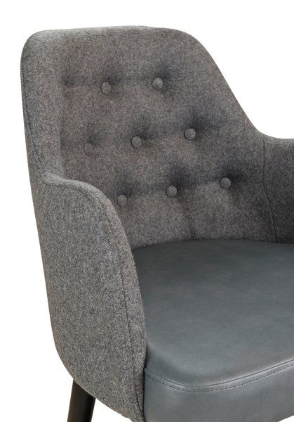 Beizton: Schwarz | Bezug Sitz A1974 | Bezug Rücken: A2082: