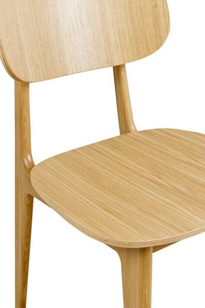 Gastronomiestuhl Cumpo-H mit ergonomischer Sitzfläche aus Eiche für Restaurants und öffentliche Einrichtungen